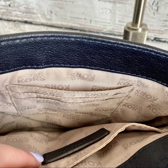 MK Naomi Gold Hardware Purse Navy Blue Leather - Picture 10 of 10